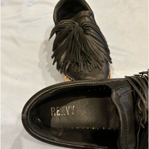 Renvy Black leather platform shoes